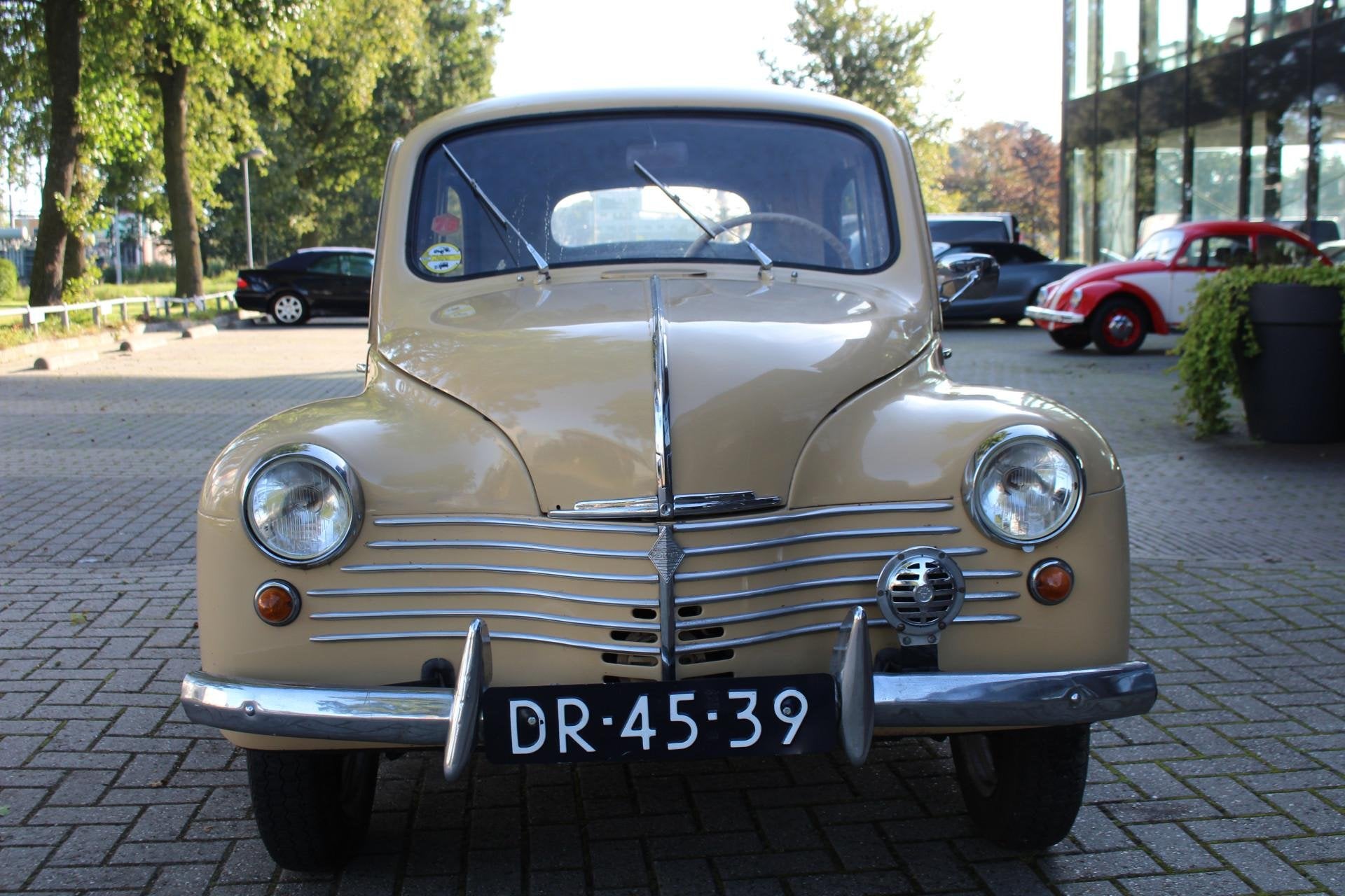 Renault 4 R4 CV ORIGINEEL! Afkomstig uit Museum 1953, Auto's, Oldtimers, 13 km/l, Stof, Overige carrosserieën, Renault