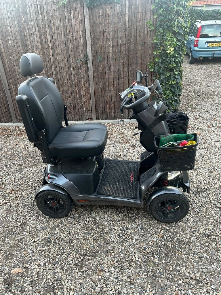 Scootmobiel in goede staat met 120 km radius, Diversen, Ophalen, Zo goed als nieuw, 16 km/u of meer, Mango
