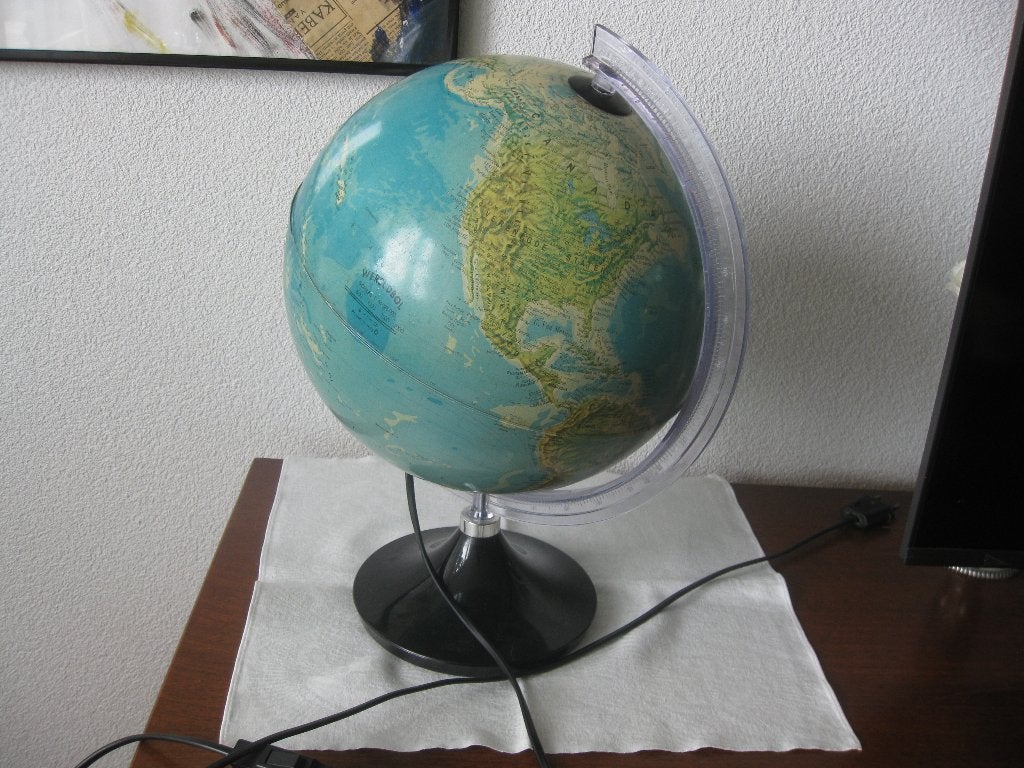Oude wereldbol met verlichting in prima staat., Ophalen of Verzenden, Verlicht, Zo goed als nieuw