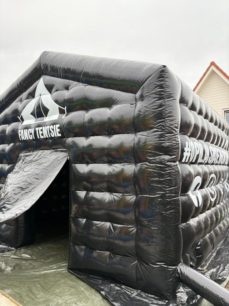 Te huur opblaasbare nachtclub / feesttent pvc 6x6, Hobby en Vrije tijd, Feestartikelen | Verhuur, Ophalen, Zo goed als nieuw, Overige