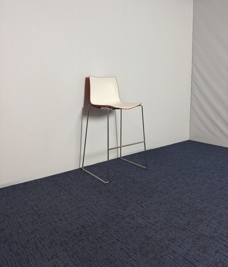4 x Barkruk Arper Catifa 46, rood/wit, chroom frame, Ophalen, Met voetsteun, 60 tot 90 cm, 4 krukken