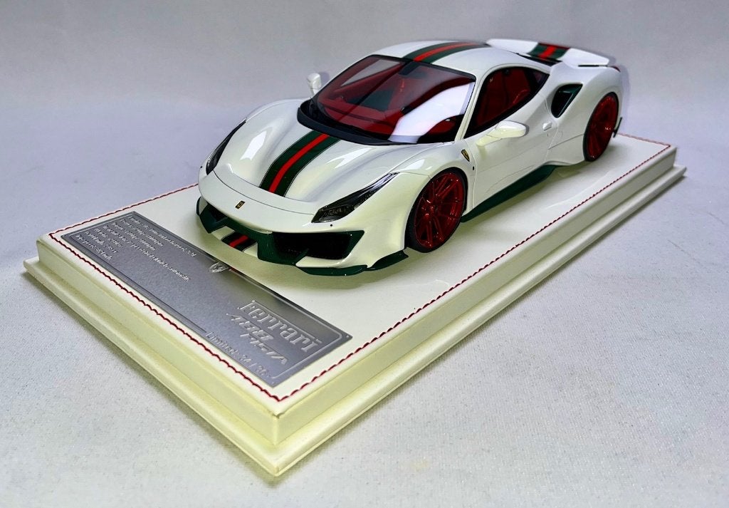 Ferrari 488 Pista Novitec 1:18 Wit van Davis & Giovanni, Ophalen of Verzenden, Zo goed als nieuw, Auto, Overige merken