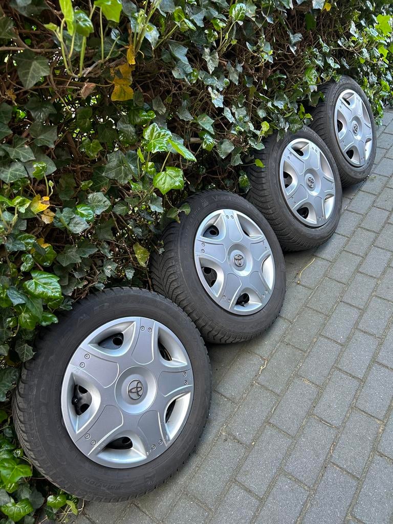 Set originele velgen Toyota Yaris 2005 met 4seizoenen banden, Ophalen, 14 inch, Gebruikt, 175 mm