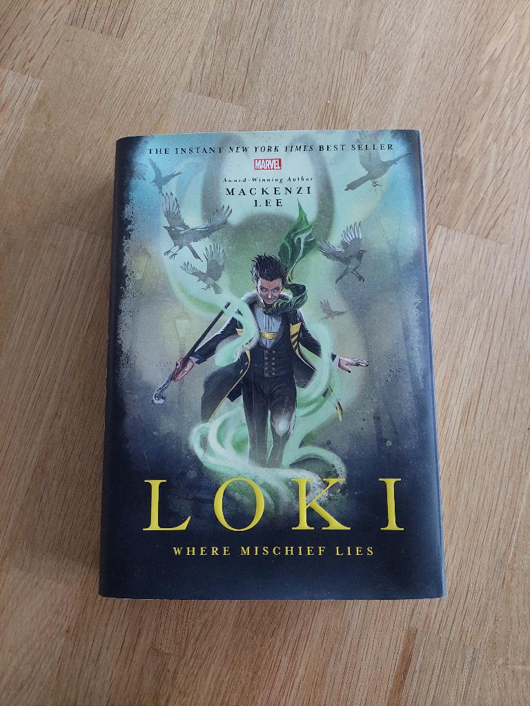 Loki where mischief lies boek, Ophalen of Verzenden, Zo goed als nieuw, Mackenzie Lee