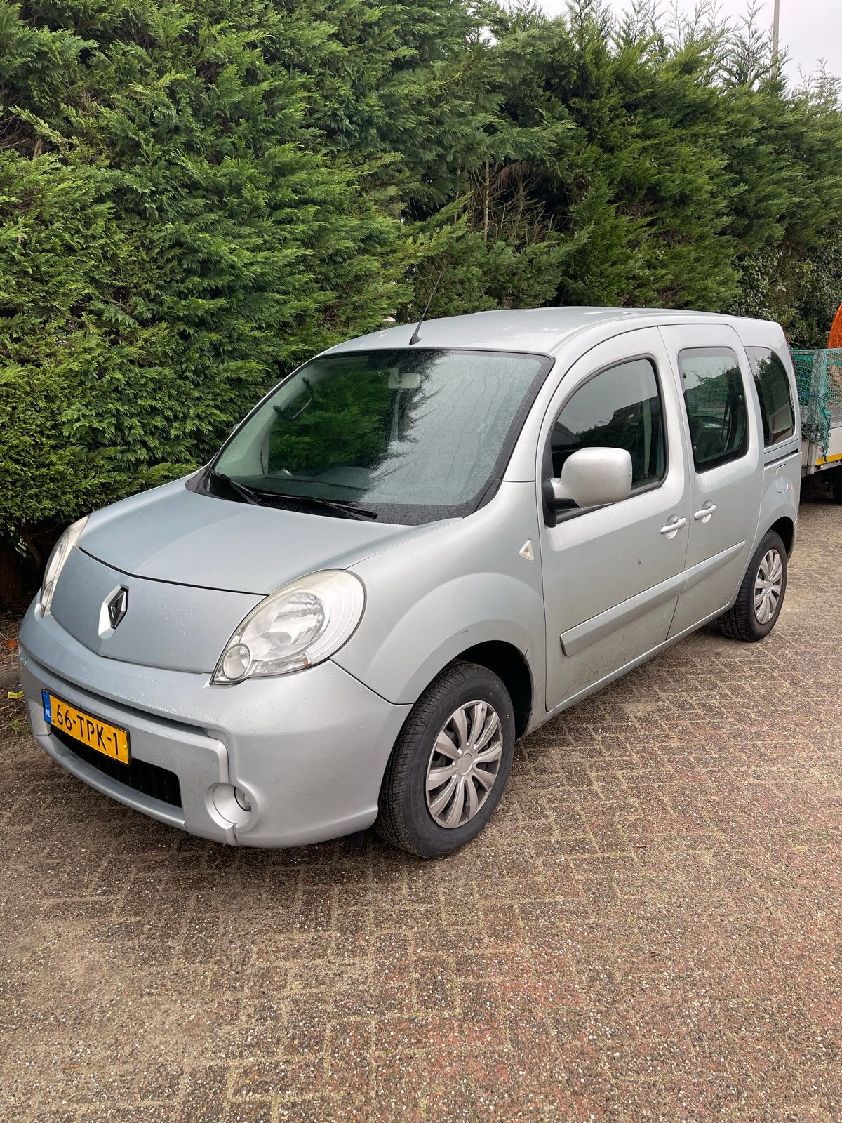 Renault Kangoo 1.6 16V 78KW Family AUT 2012 Grijs, Auto's, Renault, 1350 kg, 4 cilinders, Origineel Nederlands, Kangoo