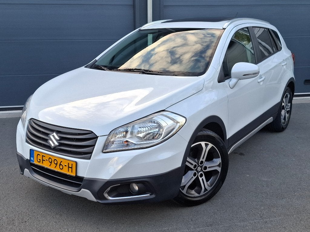 Suzuki S-Cross 1.6 Exclusive 88KW 2015 Wit Schuifdak, Voorwielaandrijving, Stof, Zwart, 4 cilinders