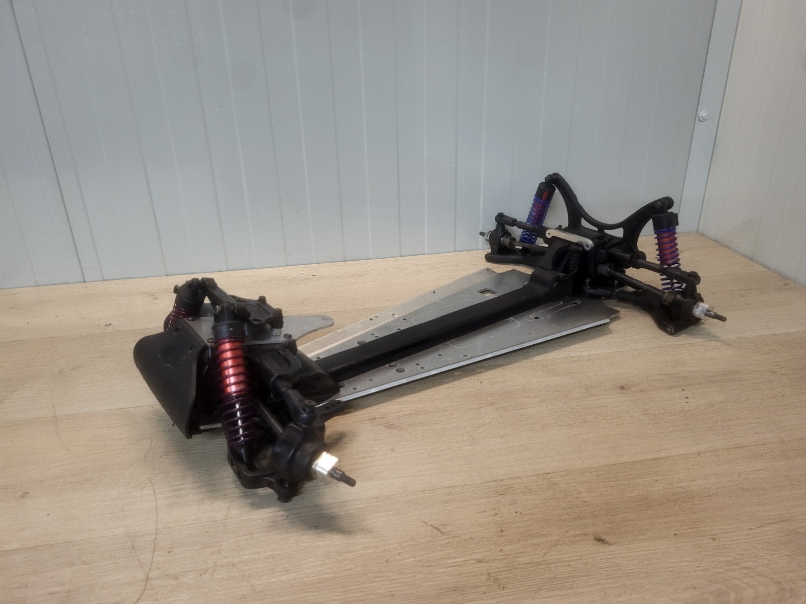 fg 4wd chassis, Ophalen of Verzenden, Zo goed als nieuw, Overige schalen, Benzine