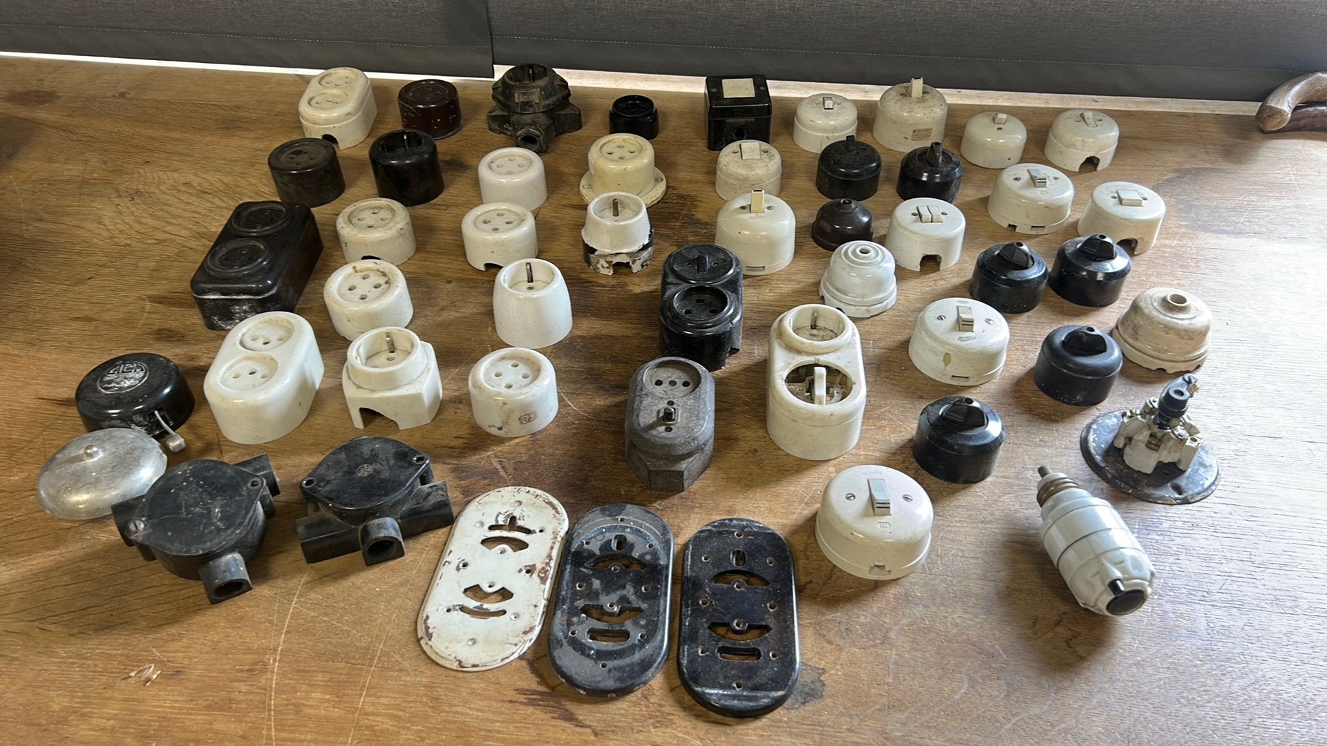Antiek bakeliet schakelmateriaal., Doe-het-zelf en Verbouw, Elektra en Kabels, Ophalen of Verzenden, Gebruikt, Overige merken