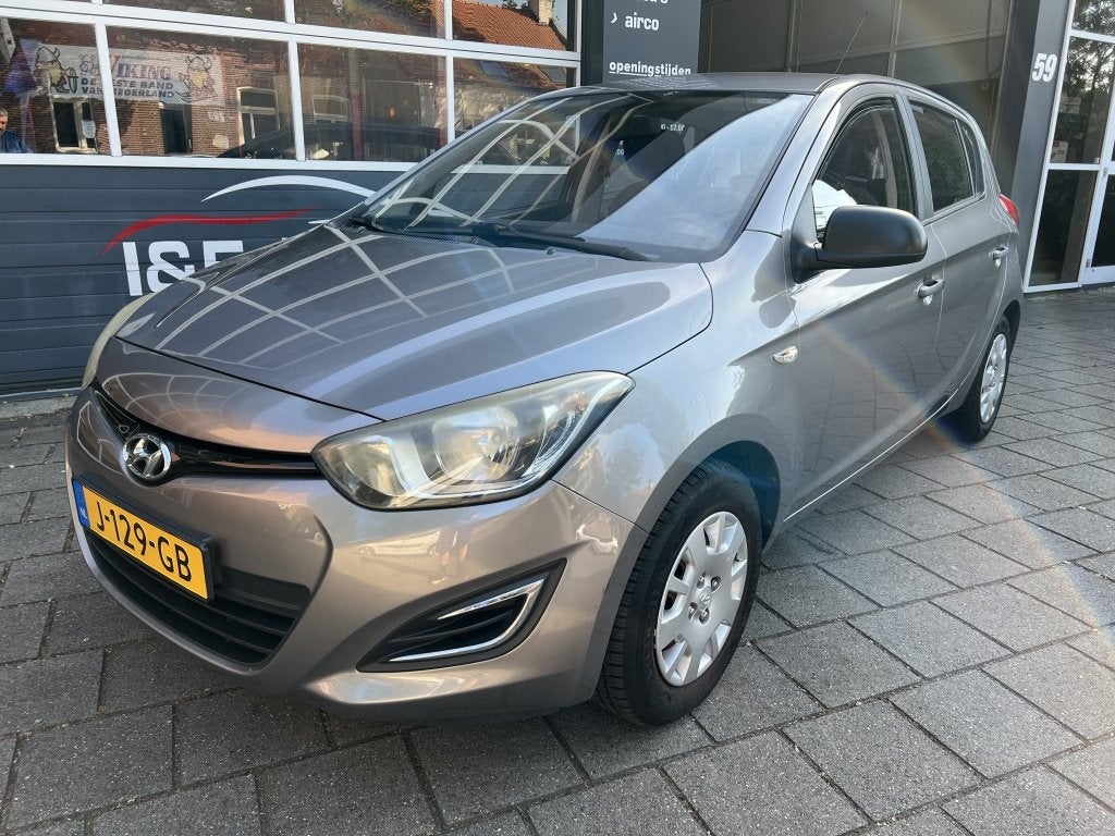 Hyundai i20 1.2i Business Ed. (bj 2013), Auto's, Hyundai, Euro 5, Gebruikt, 31 €/maand, 4 cilinders