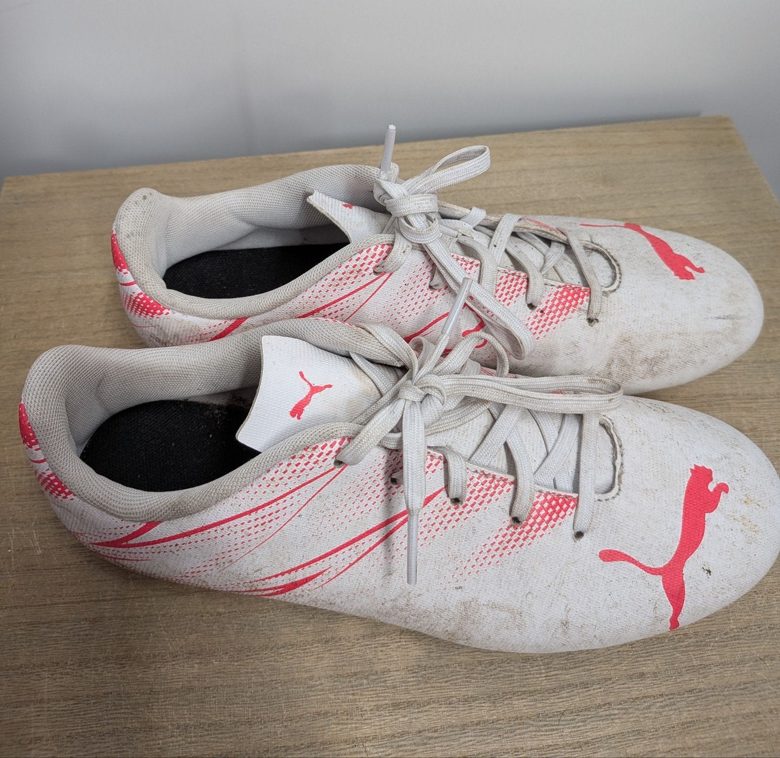 Puma Voetbalschoenen Maat 38 - Wit/Roze, Service@puma.com, Gebruikt, Maat XS of kleiner, Schoenen