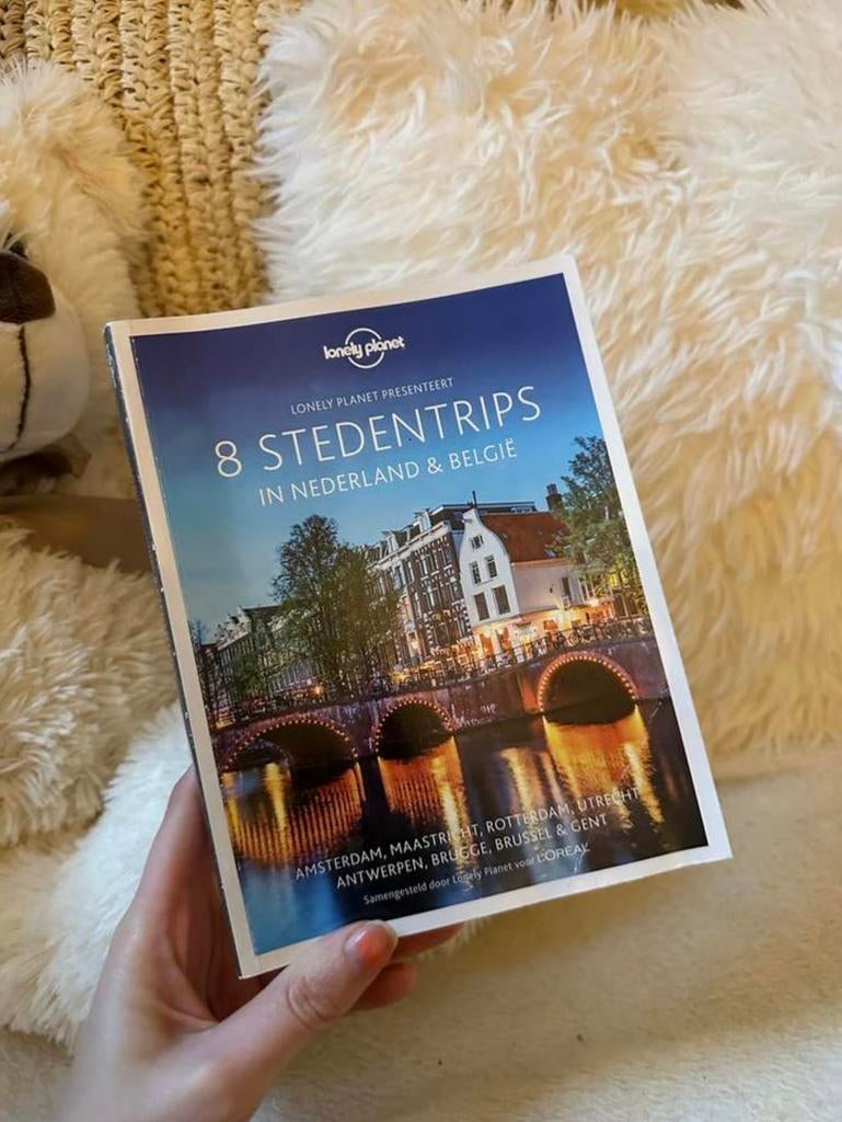 Lonely Planet 8 Stedentrips Nederland & België, Boeken, Reisgidsen, Capitool, Ophalen of Verzenden, Zo goed als nieuw, Reisgids of -boek
