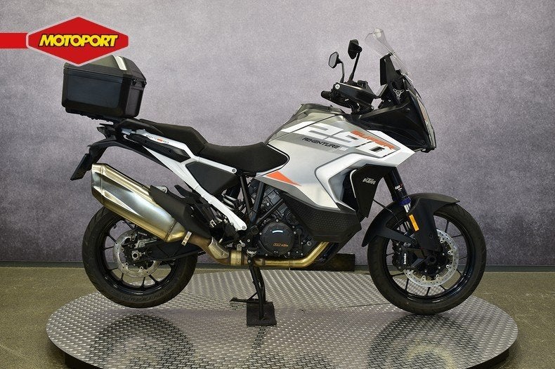 KTM 1290 SUPER ADVENTURE S (bj 2023), KTM Sportmotorcycle GMBH, Bedrijf, Toermotor, Stallhofnerstrasse 3
5230  Mattighofen, AT