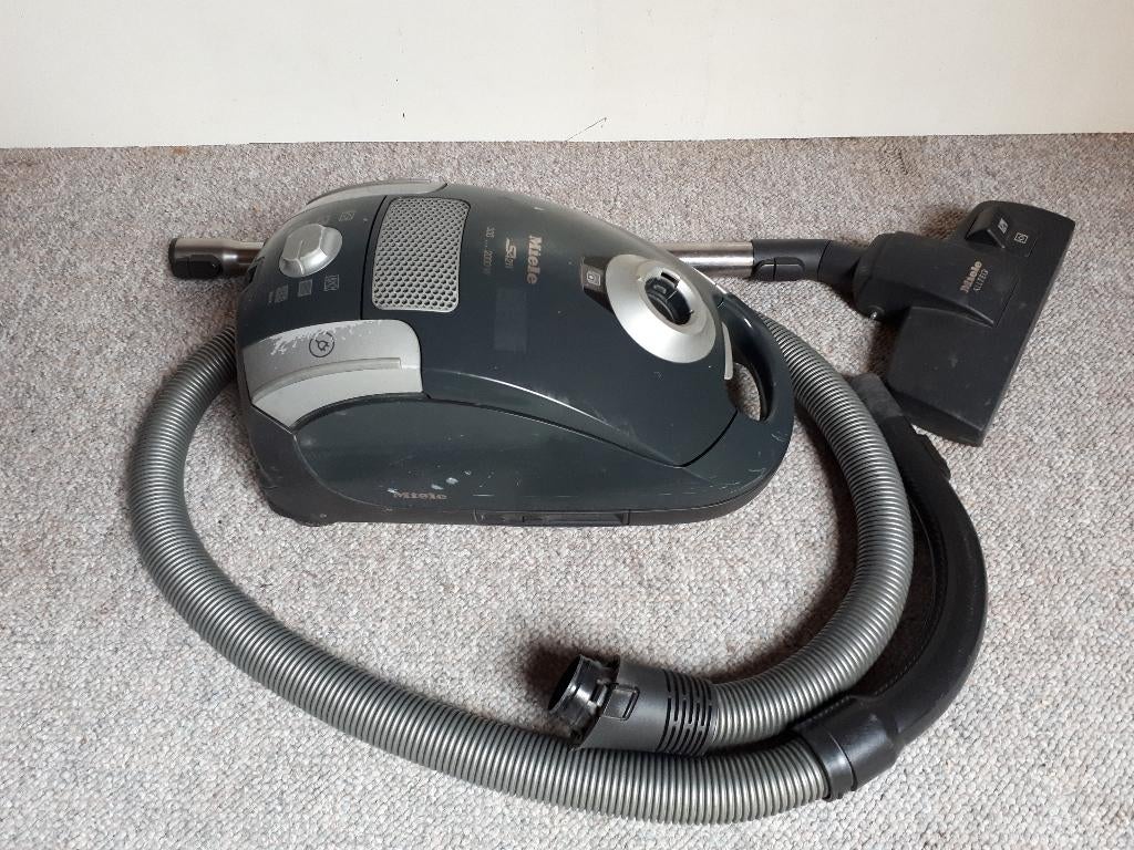 Miele stofzuiger, Witgoed en Apparatuur, Stofzuigers, Gebruikt, 1600 tot 2000 watt, Miele, Sledestofzuiger