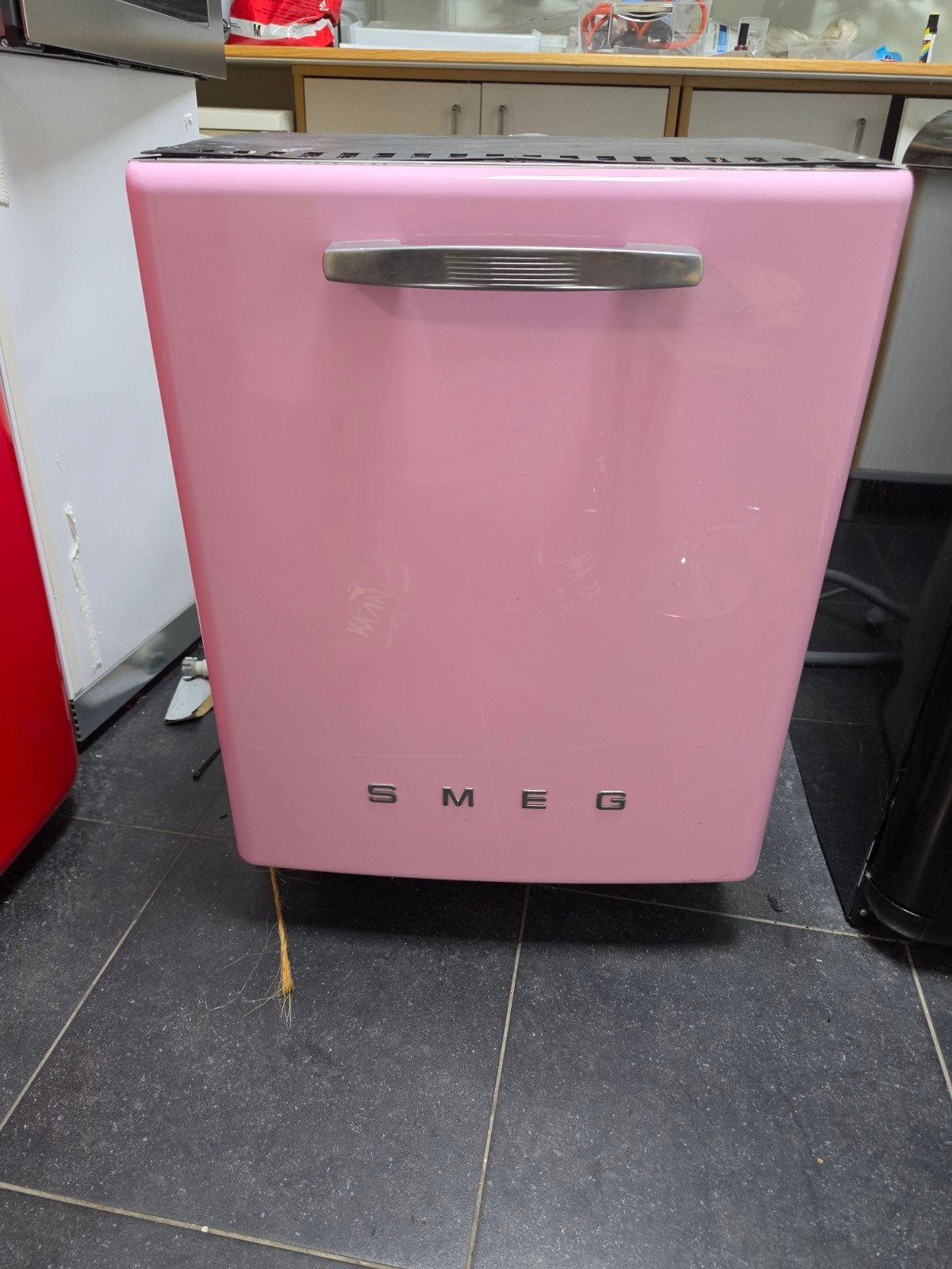 Smeg vaatwasser roze(inbouw), Witgoed en Apparatuur, Ophalen, Energieklasse A of zuiniger, Minder dan 85 cm, Zo goed als nieuw