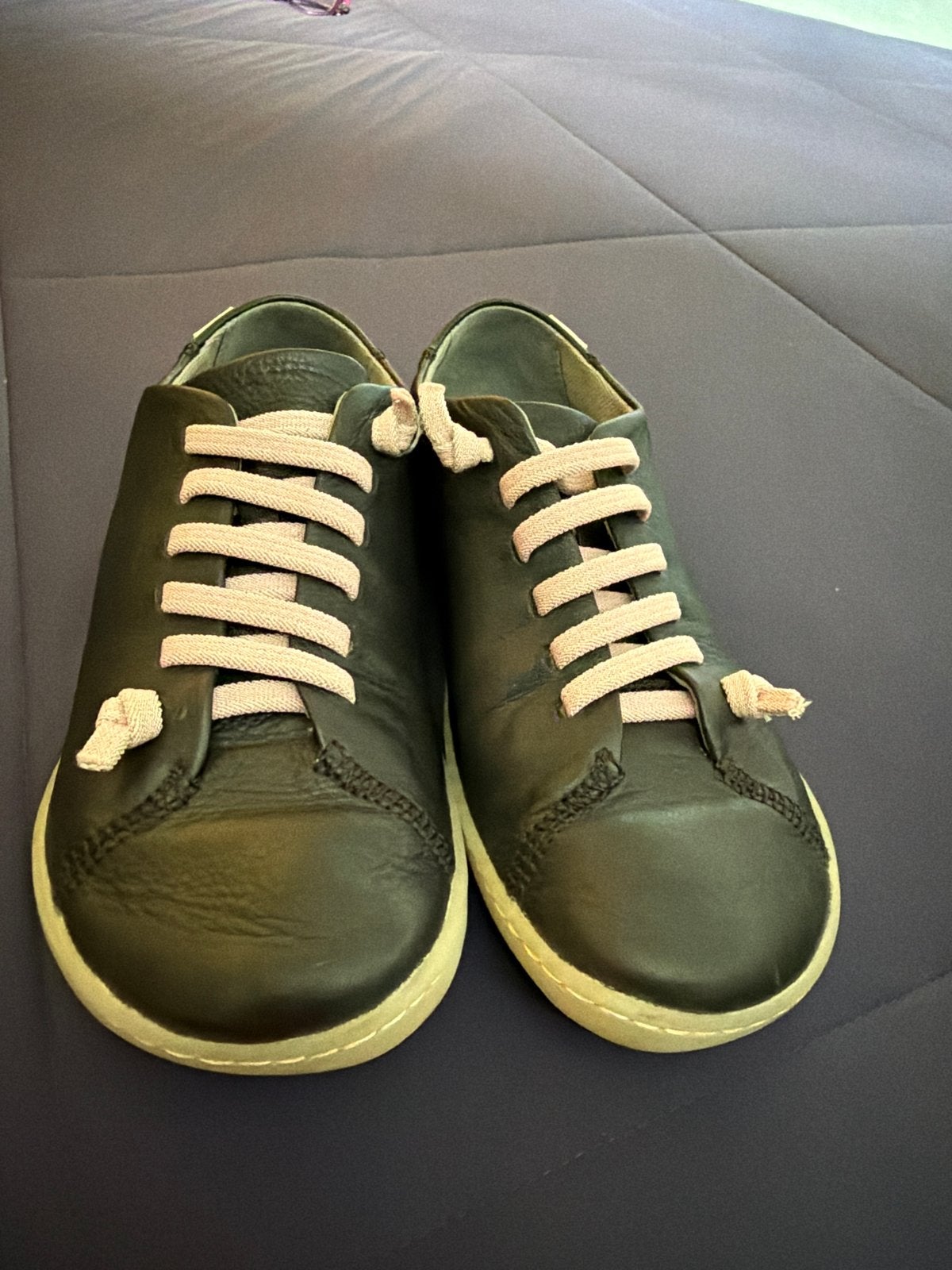 Camper schoenen vrouw- Zwart met roze veters maat 38, Kleding | Dames, Ophalen of Verzenden, Zo goed als nieuw, Zwart, Sneakers of Gympen