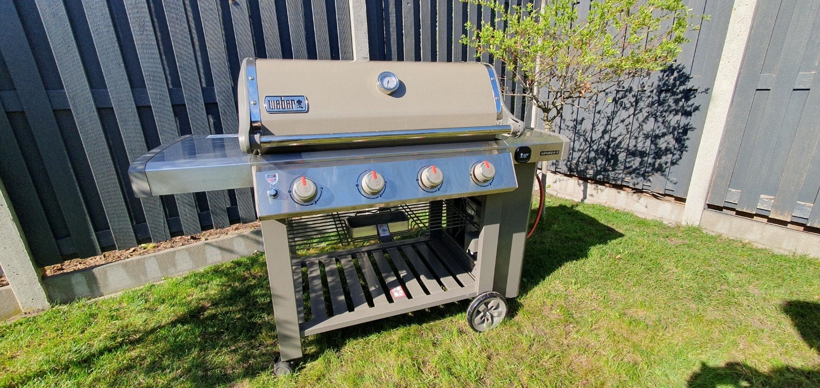 Foto 11 van Prachtige Weber Genesis II E-410 GBS Gasbarbecue (4 branders