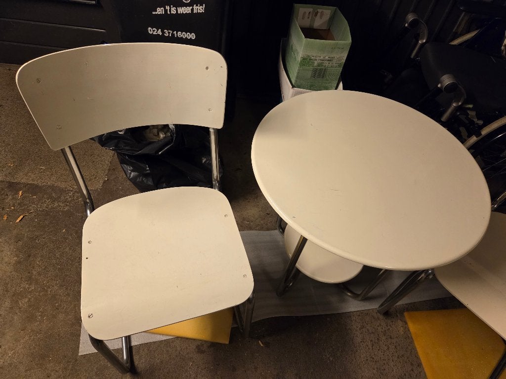 2 Gispen stoelen en tafeltje, Ophalen, Gebruikt, Twee, Wit