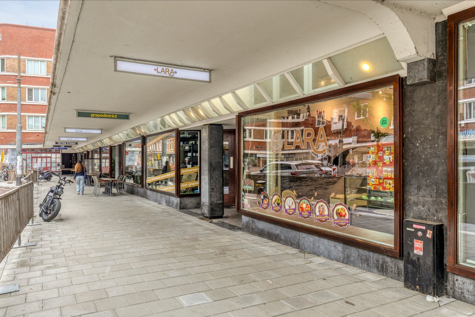Ter Overname aan de levendige Jan Evertsenstraat., 100 m², Huur, Winkelruimte