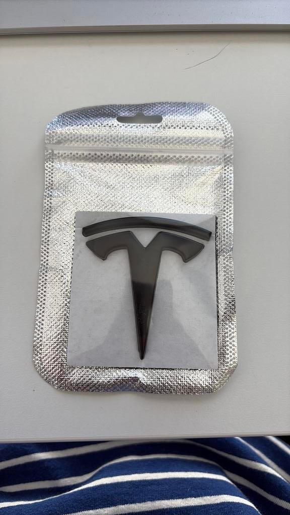 Tesla logo sticker - Gratis verzending!, Ophalen of Verzenden