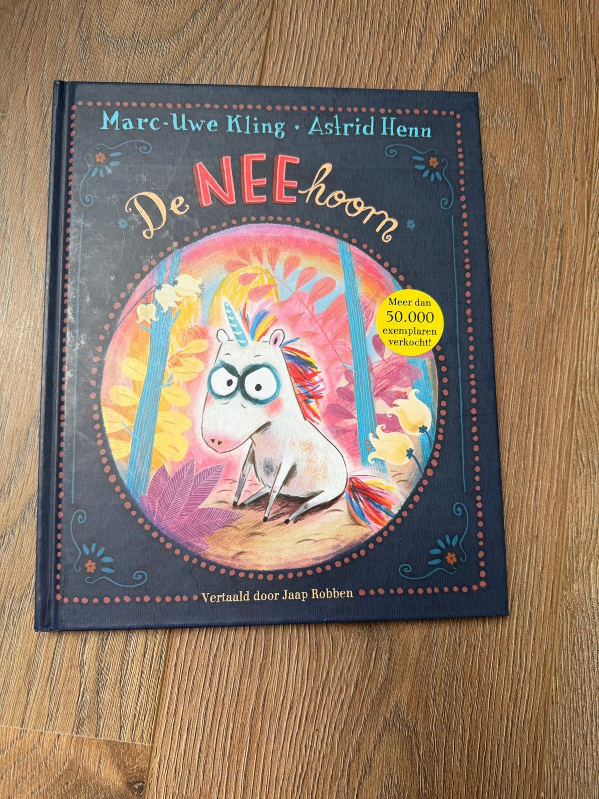 Kinderboek; De Neehoorn, Ophalen of Verzenden, Zo goed als nieuw, Fictie algemeen