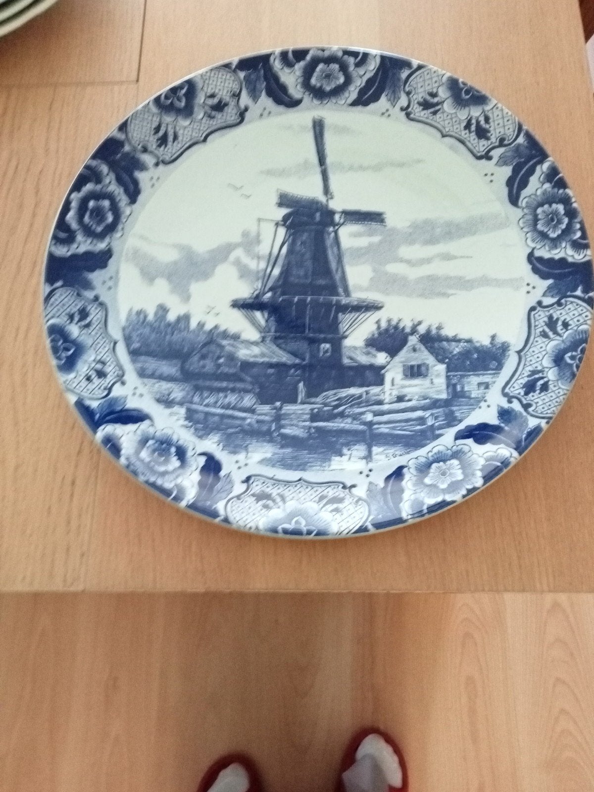 Handgeschilderd Delfts Blauw bord met molen, Ophalen