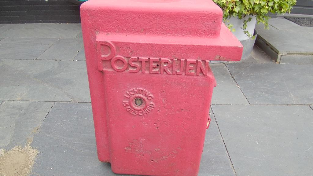 antieke hang brievenbus "Holland" met sleutel, Tuin en Terras, Brievenbussen, Ophalen, Gebruikt, IJzer, Wandbrievenbus