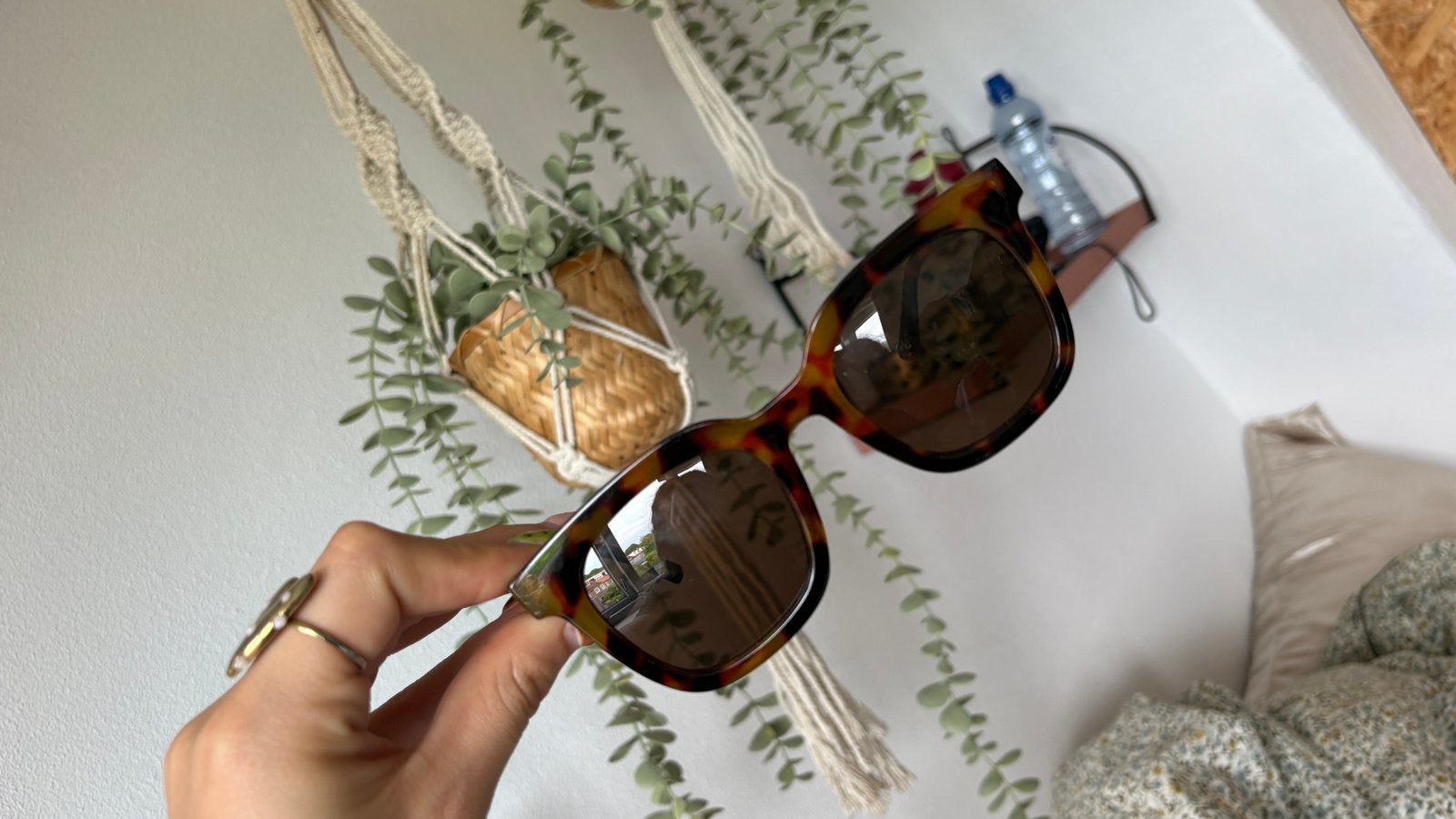 Stijlvolle zonnebril - HEMA, Sieraden, Tassen en Uiterlijk, Zonnebrillen en Brillen | Dames, Overige merken, Zonnebril, Bruin