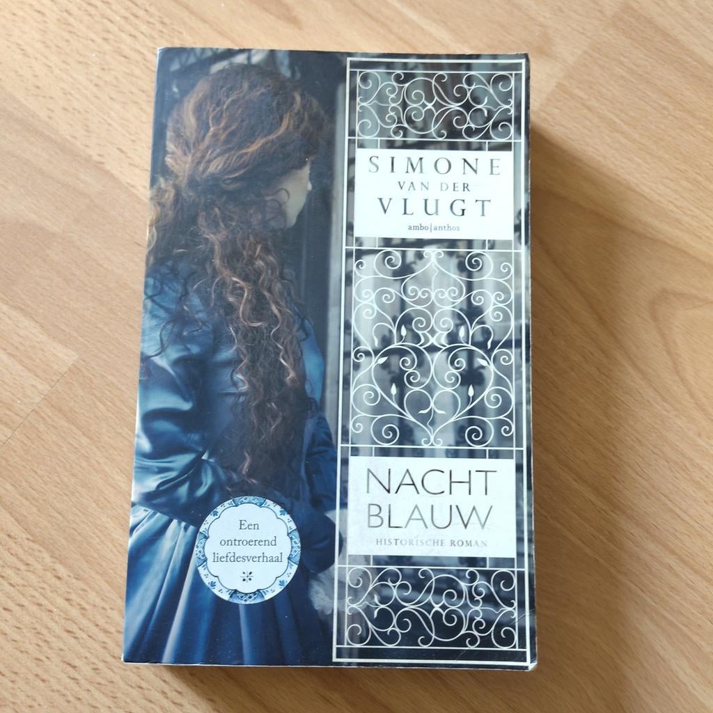 Nachtblauw - Simone van der Vlugt, Boeken, Ophalen of Verzenden, Zo goed als nieuw