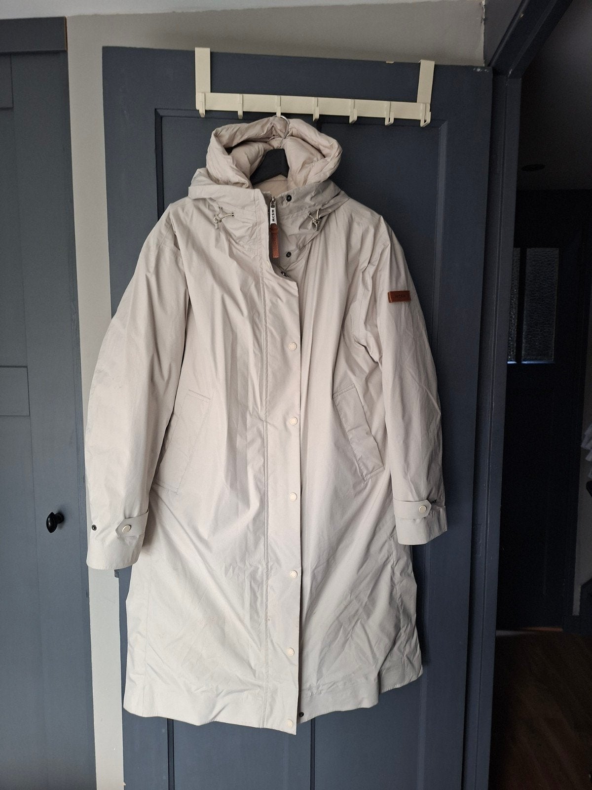 Prachtige winterjas van Moscow maat L, Kleding | Dames, Beige, Maat 42/44 (L), Ophalen of Verzenden, Moscow