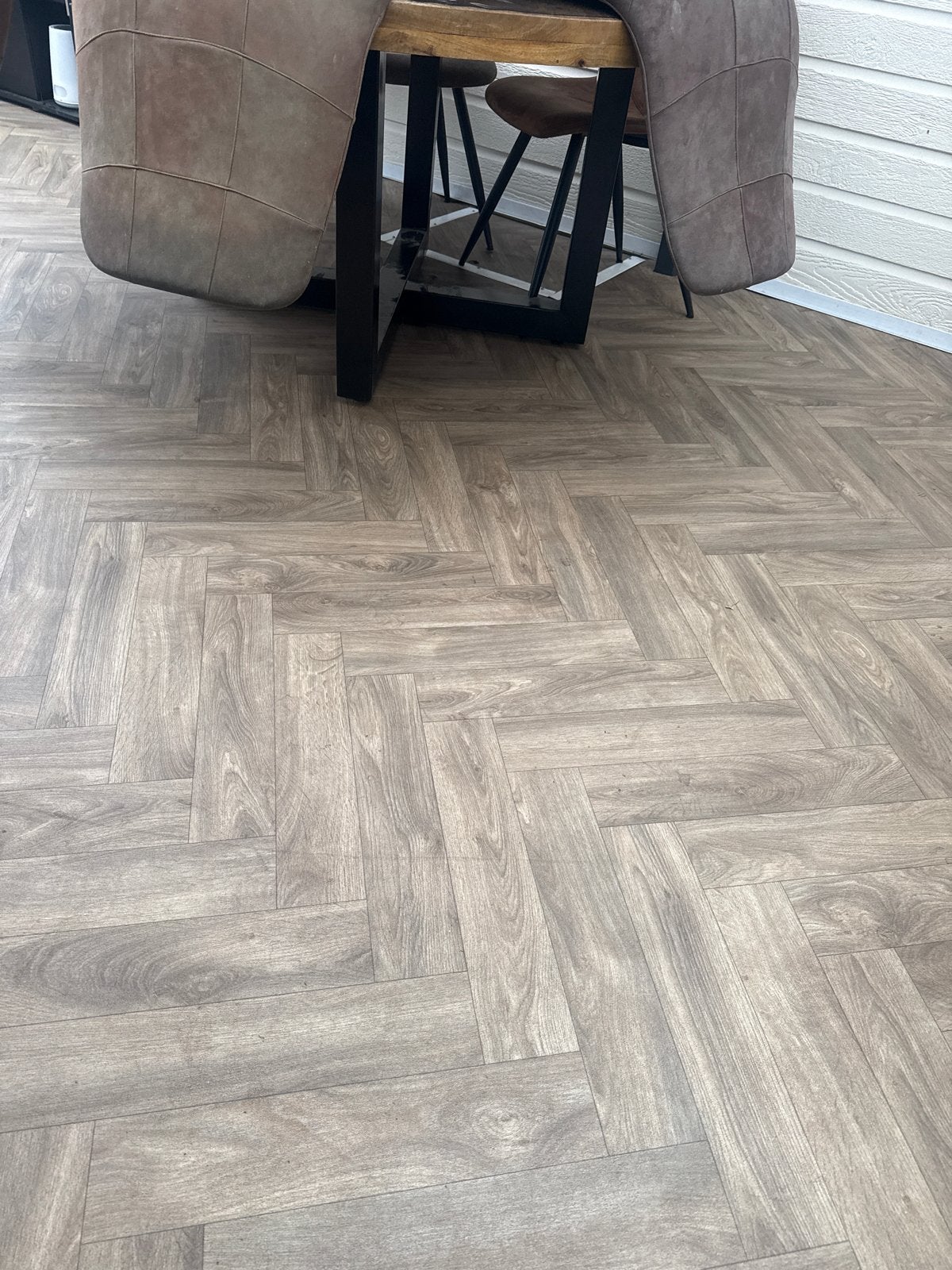 Vinyl vloer in visgraatmotief - Nieuw (1 Rol), Bruin, 75 m² of meer, Nieuw, Ophalen of Verzenden
