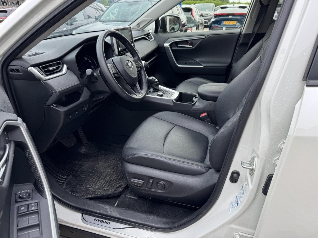 Toyota RAV4 2.5 Hybrid AWD Executive + Trekhaak en 1.650KG t, Gebruikt, Euro 6, 4 cilinders, 2487 cc