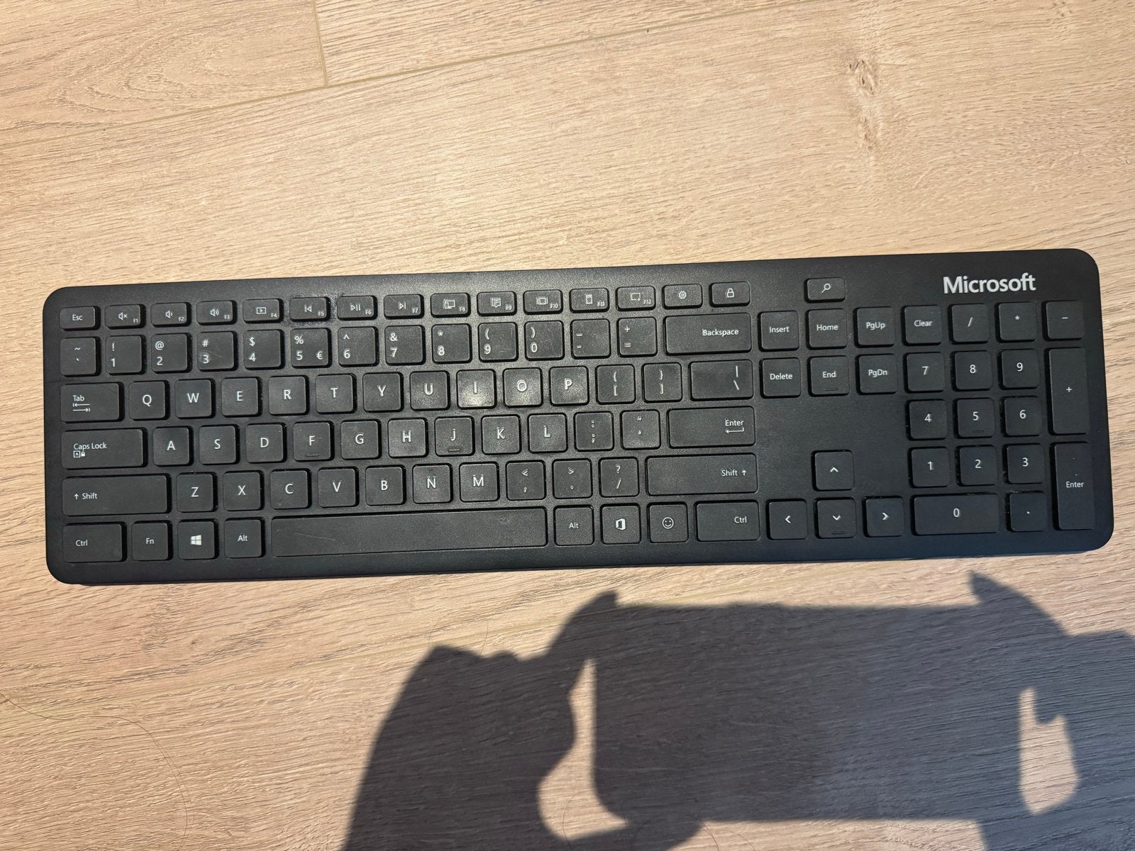 Microsoft Bluetooth Toetsenbord - Draadloos & Compact, Computers en Software, Ophalen of Verzenden, Zo goed als nieuw, Draadloos