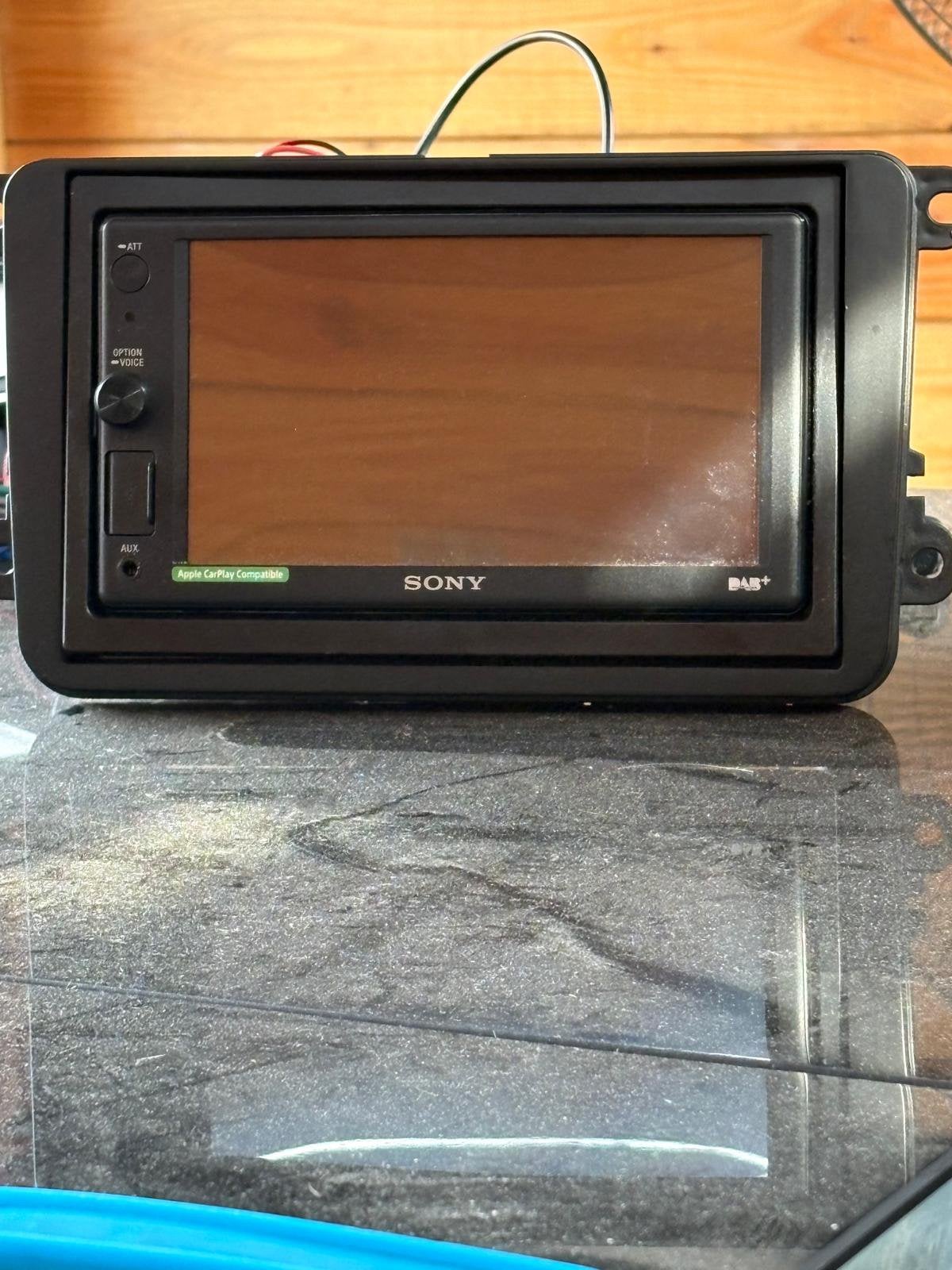 Sony carplay 7 inch met frame, Motoren, Ophalen, Zo goed als nieuw