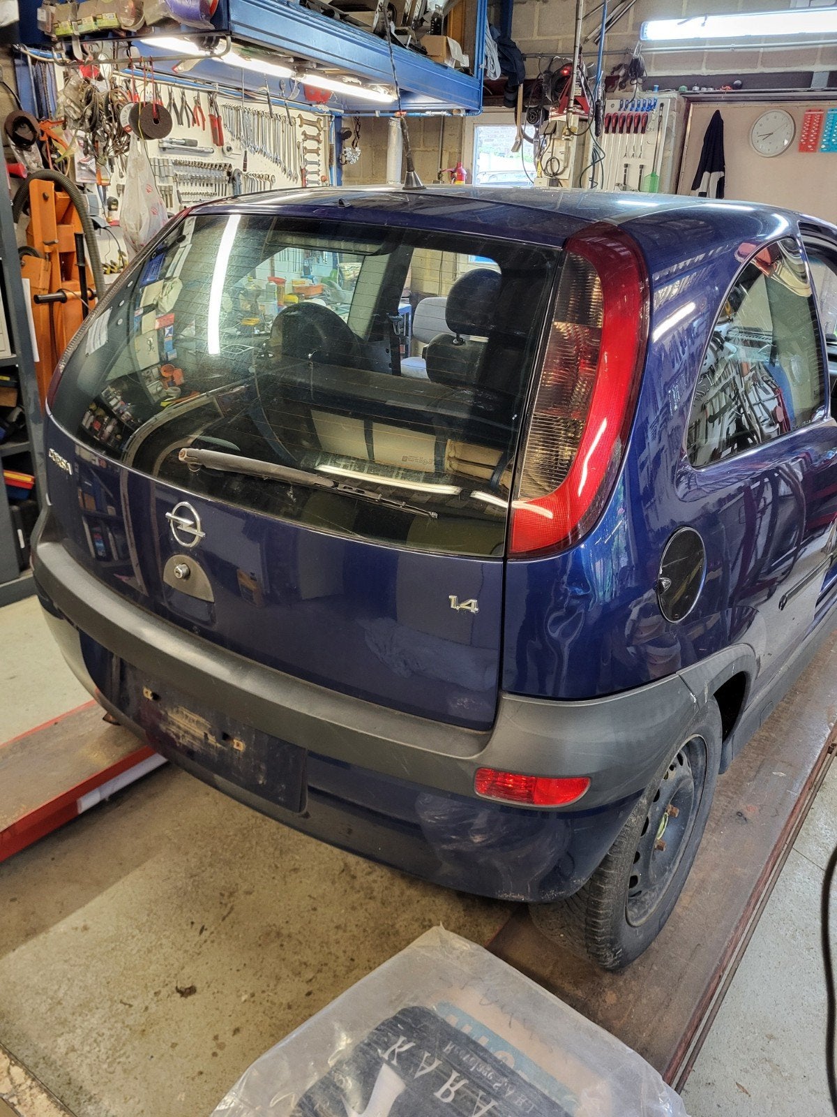 Opel corsa C  2 deurs achterkant onderdelen, Auto-onderdelen, Ophalen, Opel