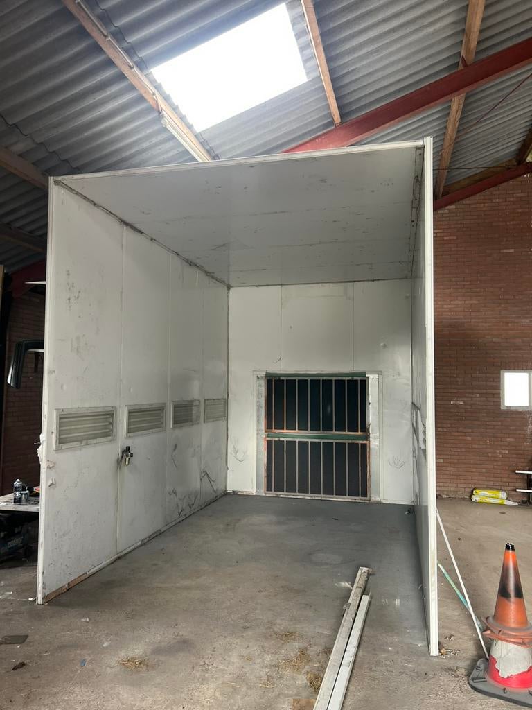 Cwn spuitcabine met afzuig wand, Dieren en Toebehoren, Stalling en Weidegang