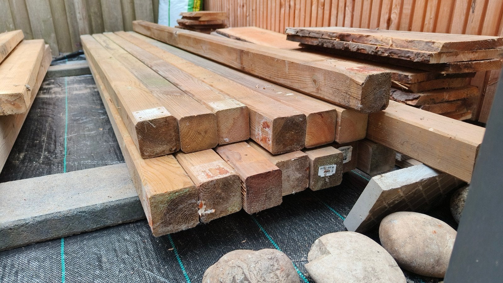 15 Tuinpalen, diverse lengtes (kortste < 210cm), Ophalen, Gebruikt, 180 tot 250 cm, Palen