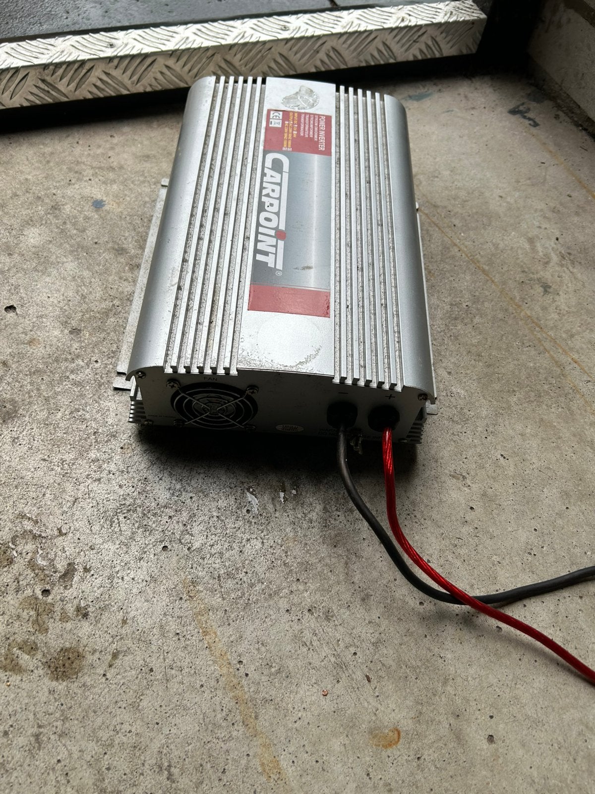 Foto 3 van Omvormer 12V naar 220V - 1000W
