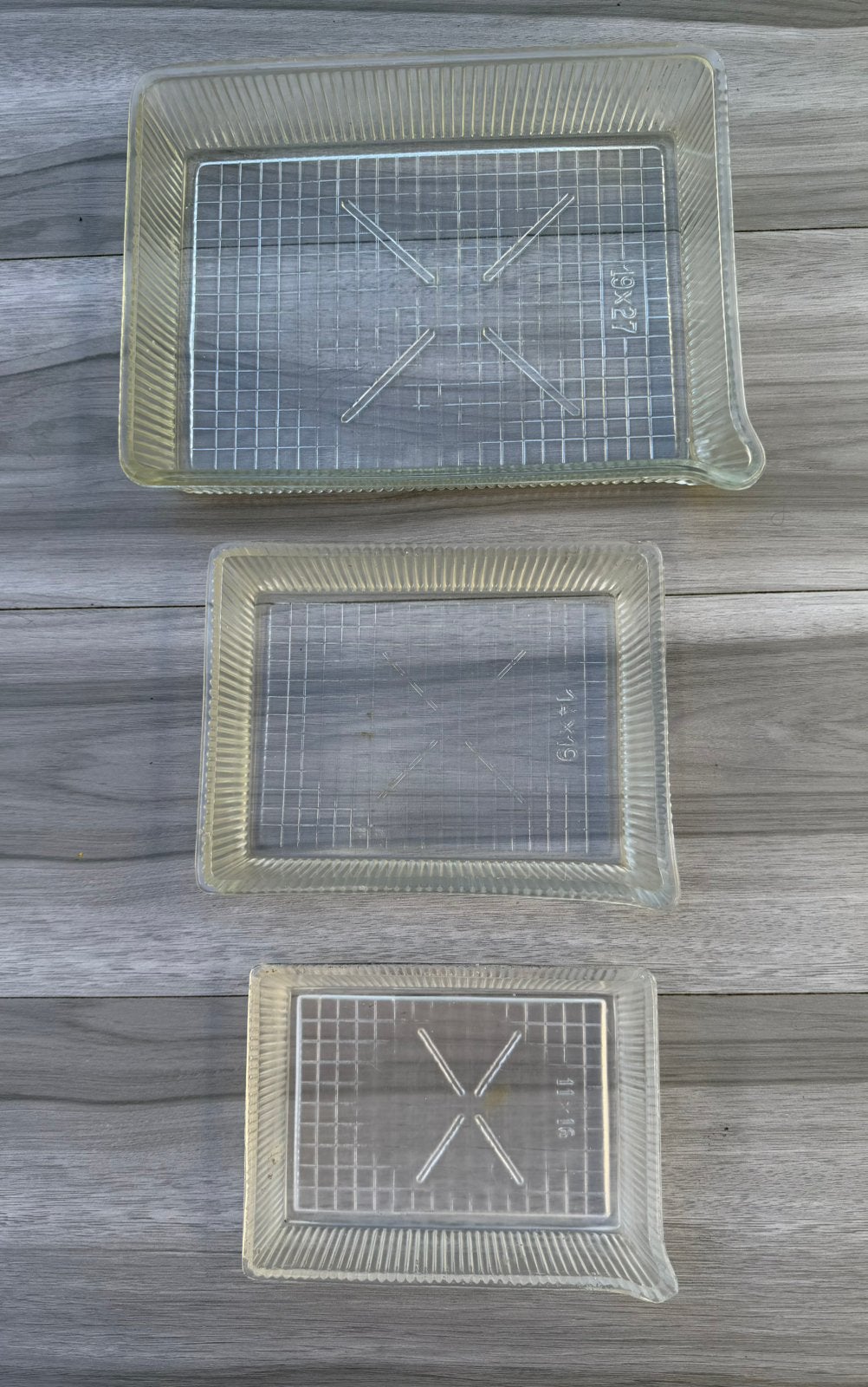 Drie ontwikkelschalen of dokaschalen - glas- rond 1940, Verzenden, Voor 1940, Overige typen