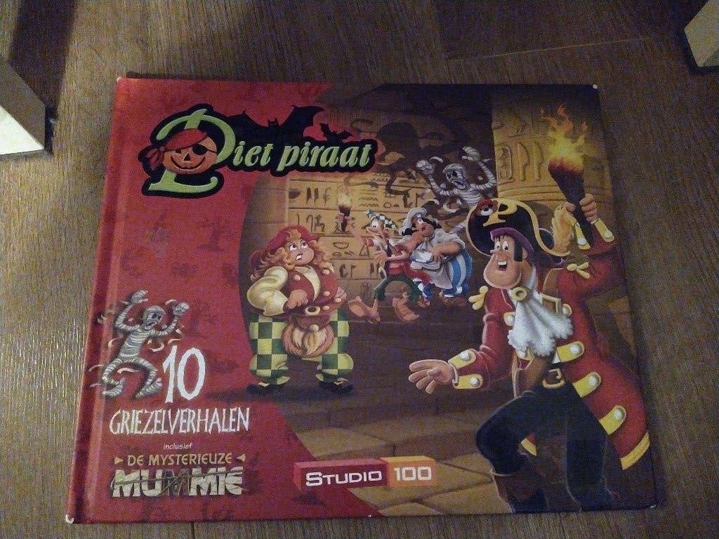 Boek - Piet Piraat - 10 Griezelverhalen, Boeken, Ophalen of Verzenden, Gelezen, 3 tot 4 jaar