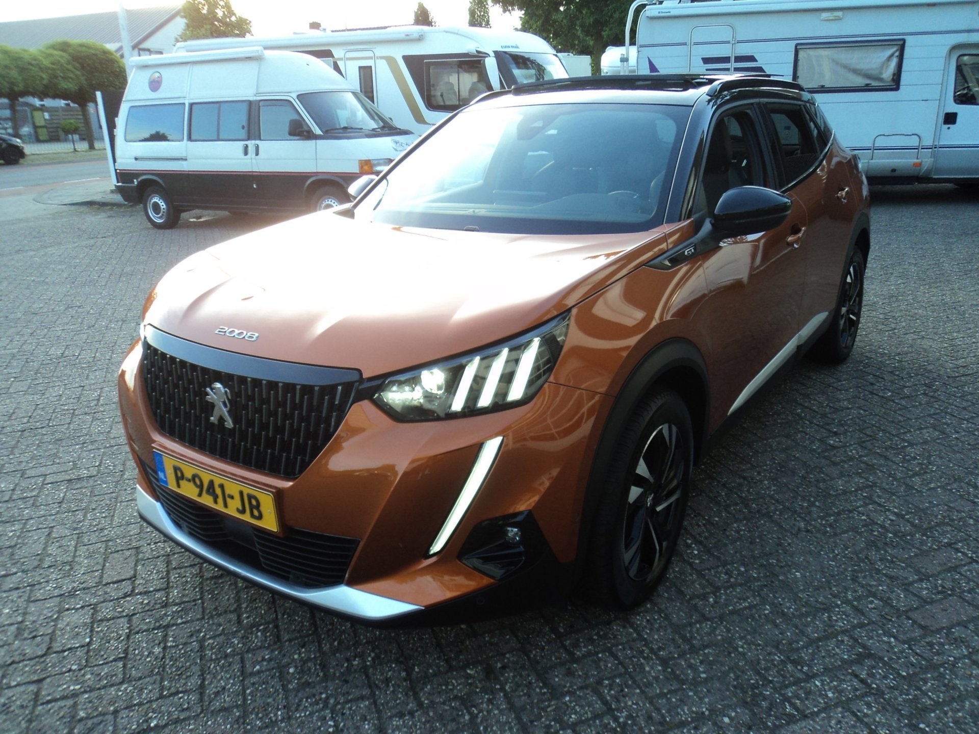 Peugeot 2008 1.2 PureTech 130 GT, Gebruikt, Parkeersensor, Leder en Stof, Origineel Nederlands