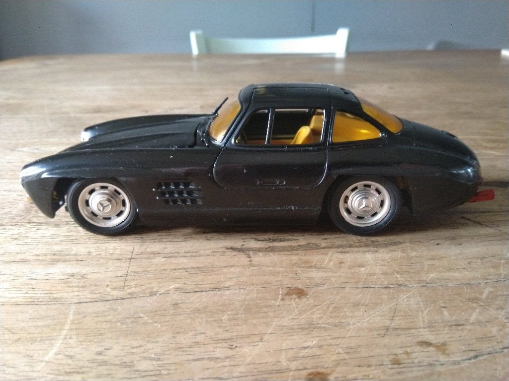 Modelauto Mercedes Benz 300SL, schaal 1:24 Revell 1988, Hobby en Vrije tijd, Ophalen of Verzenden, Gebruikt, Auto, Revell
