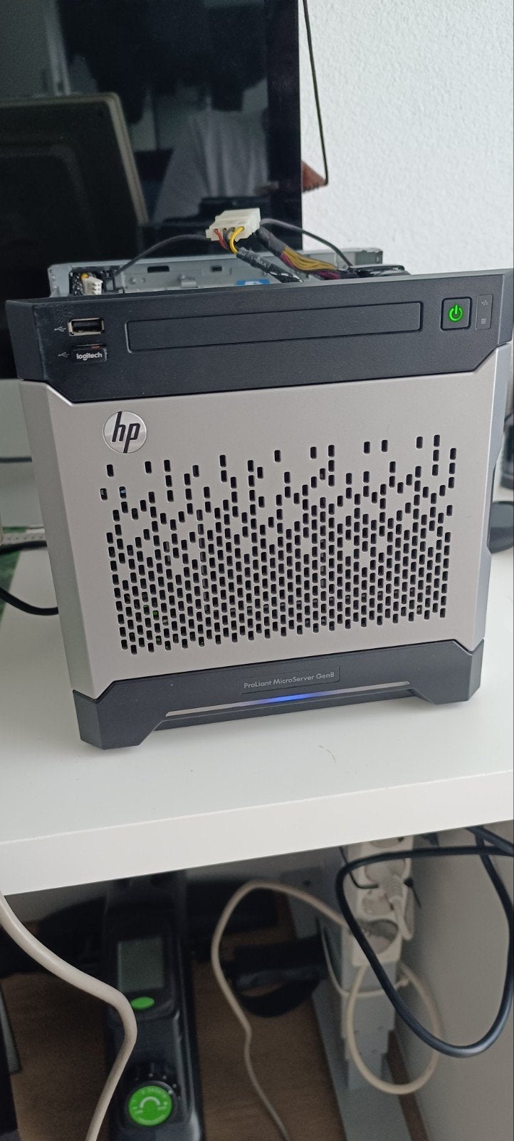 HP MicroServer Gen8 Xeon 1220v2 8Gb ram 4x2Tb sas hdd, Gebruikt, 2 tot 3 Ghz, Ophalen of Verzenden, 8tb
