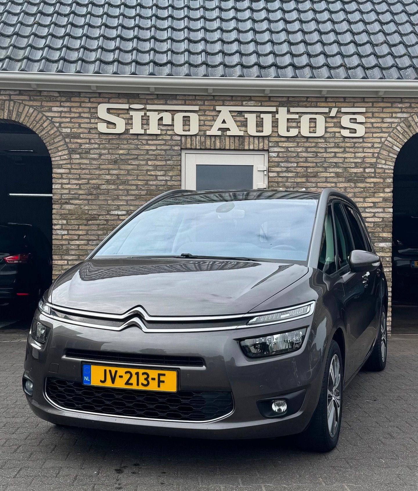 Citroen Grand C4 Picasso 1.2 Bj 2016 Nieuwe Motor 7 persoons, Auto's, Voorwielaandrijving, Gebruikt, Euro 6, 1199 cc