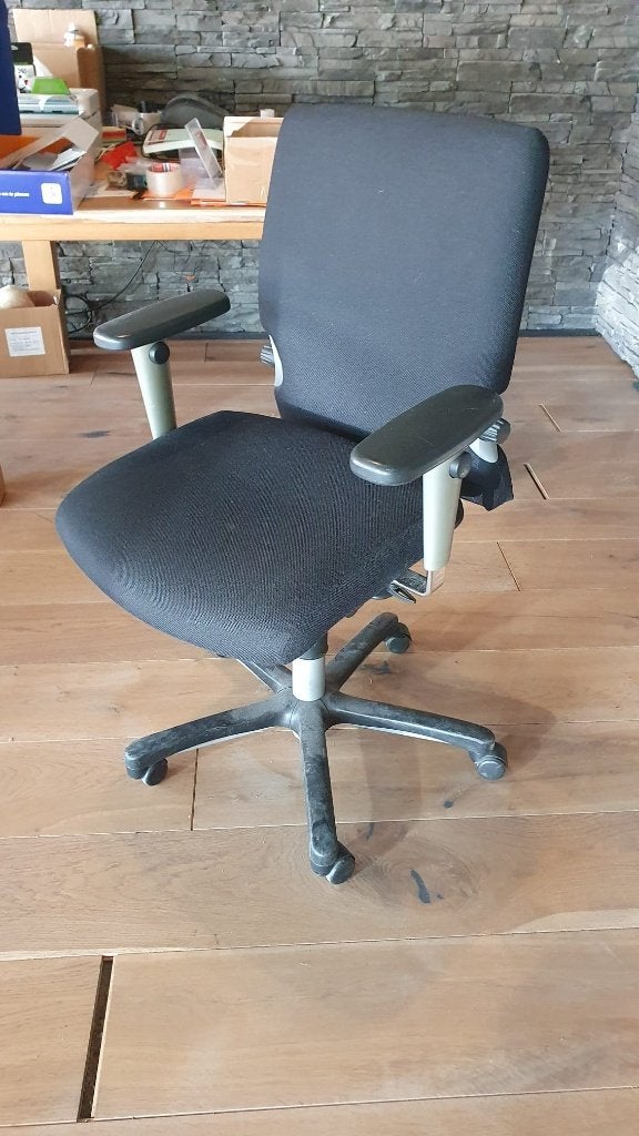 2x bureaustoel Haworth Comforto 77 Bureaustoel Zwart, Ophalen, Gebruikt, Zwart, Bureaustoel