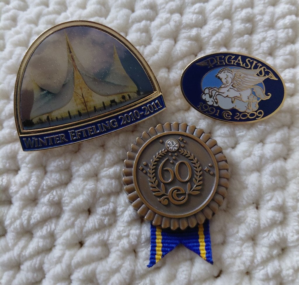 Efteling pins 3 stuks zonder kaartje, Verzamelen, Efteling, Zo goed als nieuw, Button of Speldje, Verzenden
