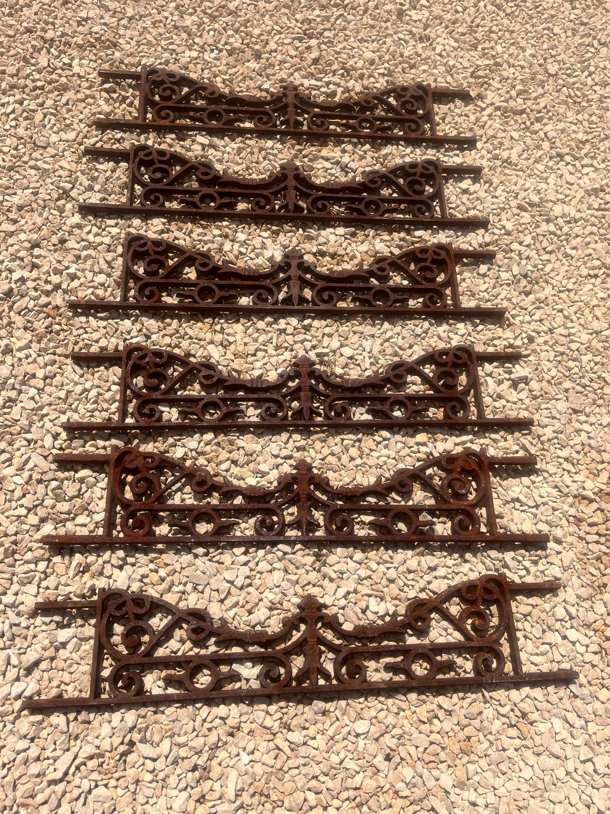 Smeedijzeren raambalustrades / balkonbakhouders, Ophalen