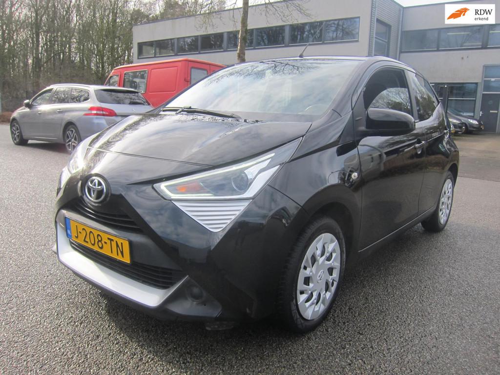 Toyota Aygo 1.0 VVT-i x-play CAMERA APPLE CARPLAY ANDROID AU, Auto's, Toyota, Voorwielaandrijving, Stof, Gebruikt, Euro 6