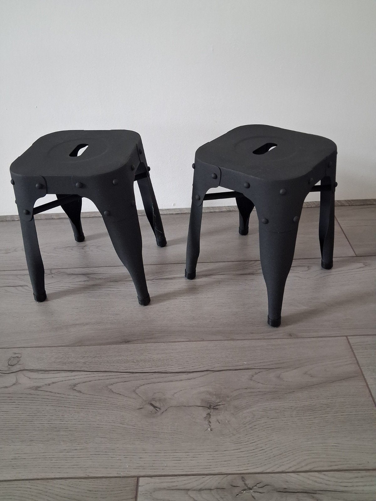Set van 2 zwarte metalen krukjes, Huis en Inrichting, Ophalen, Zo goed als nieuw, Staal