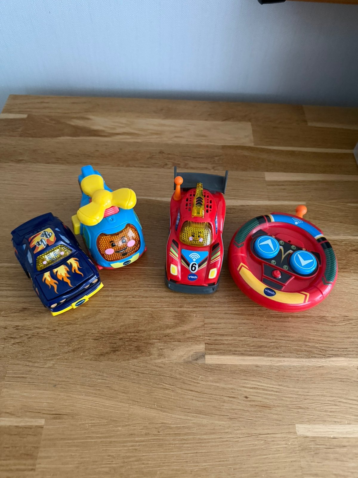 Vtech Toet Toet auto’s helicopter raceauto bestuurbare auto, Ophalen of Verzenden, Zo goed als nieuw