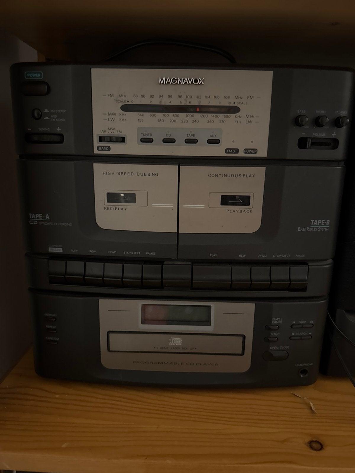 Foto 3 van Magnavox Retro Radio, Cassettedeck & CD-speler met Speakers